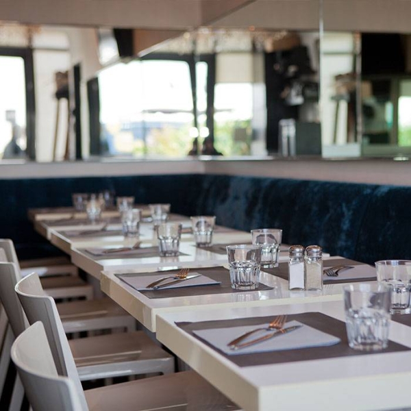 Brasserie Om Café - Restaurant Vieux Port Marseille - Ou manger a Marseille